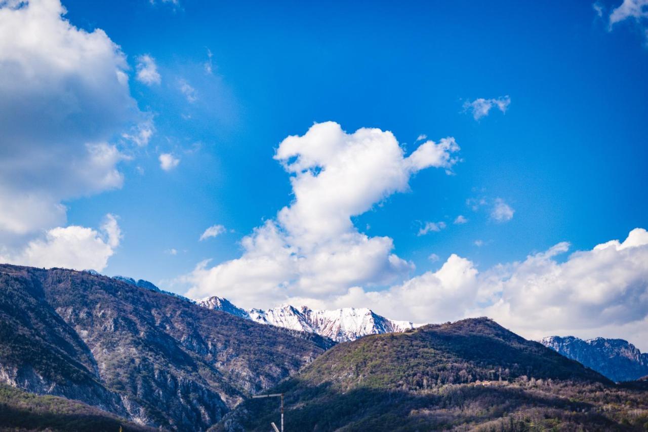 Appartamento Borgo Peschiere Maniago Esterno foto