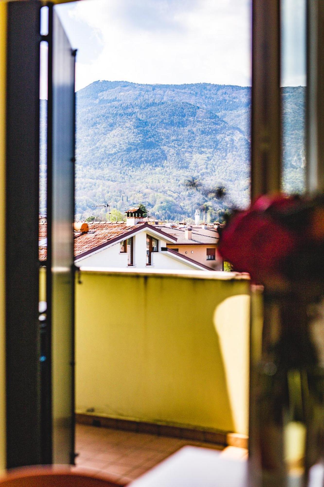 Appartamento Borgo Peschiere Maniago Esterno foto